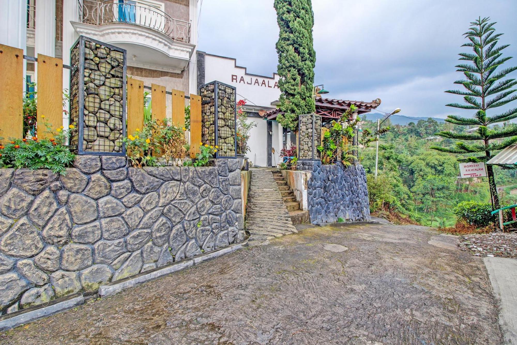 Oyo 92628 Raja Alam Homestay Karanganyar  Bagian luar foto