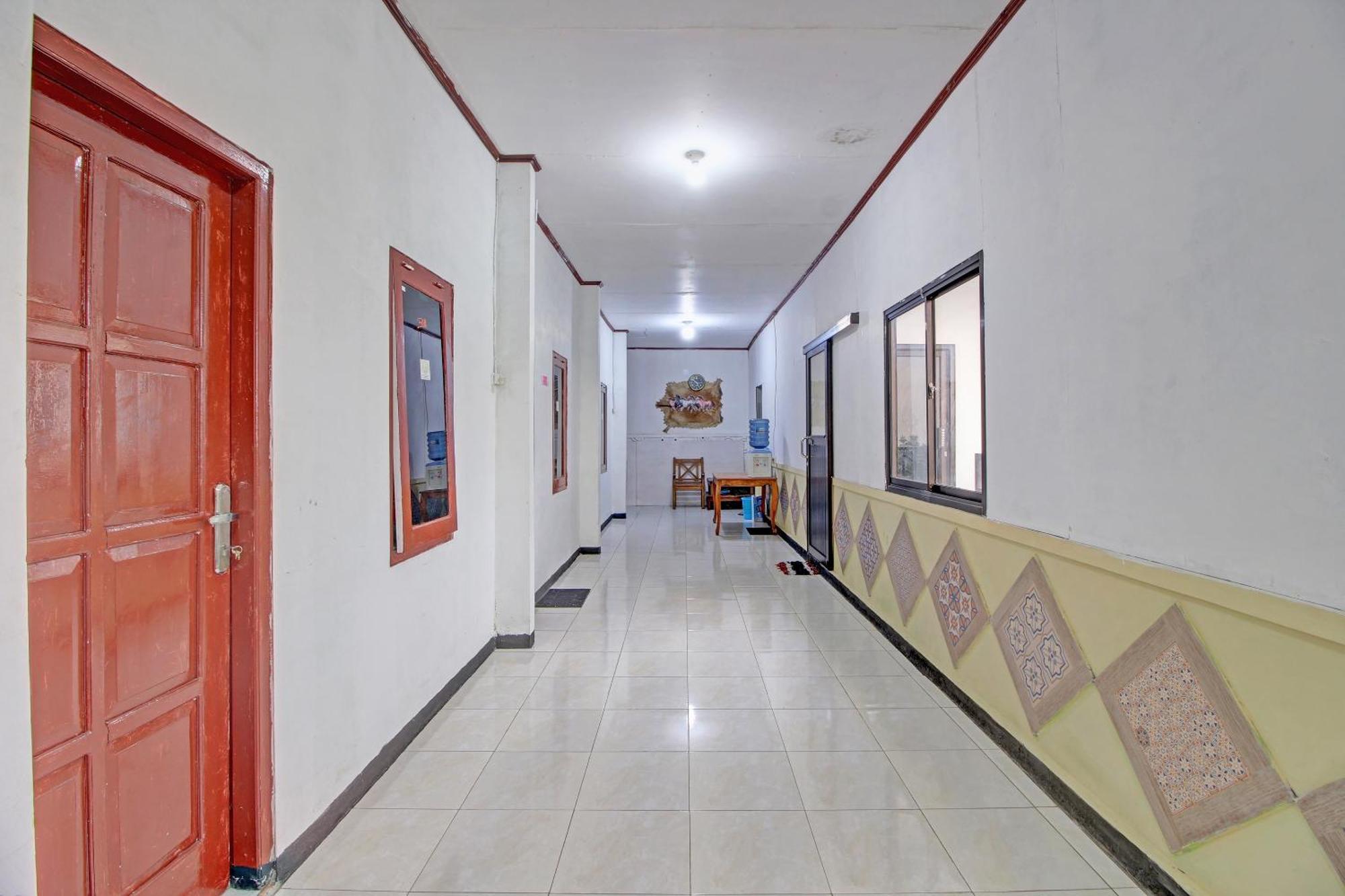 Oyo 92628 Raja Alam Homestay Karanganyar  Bagian luar foto