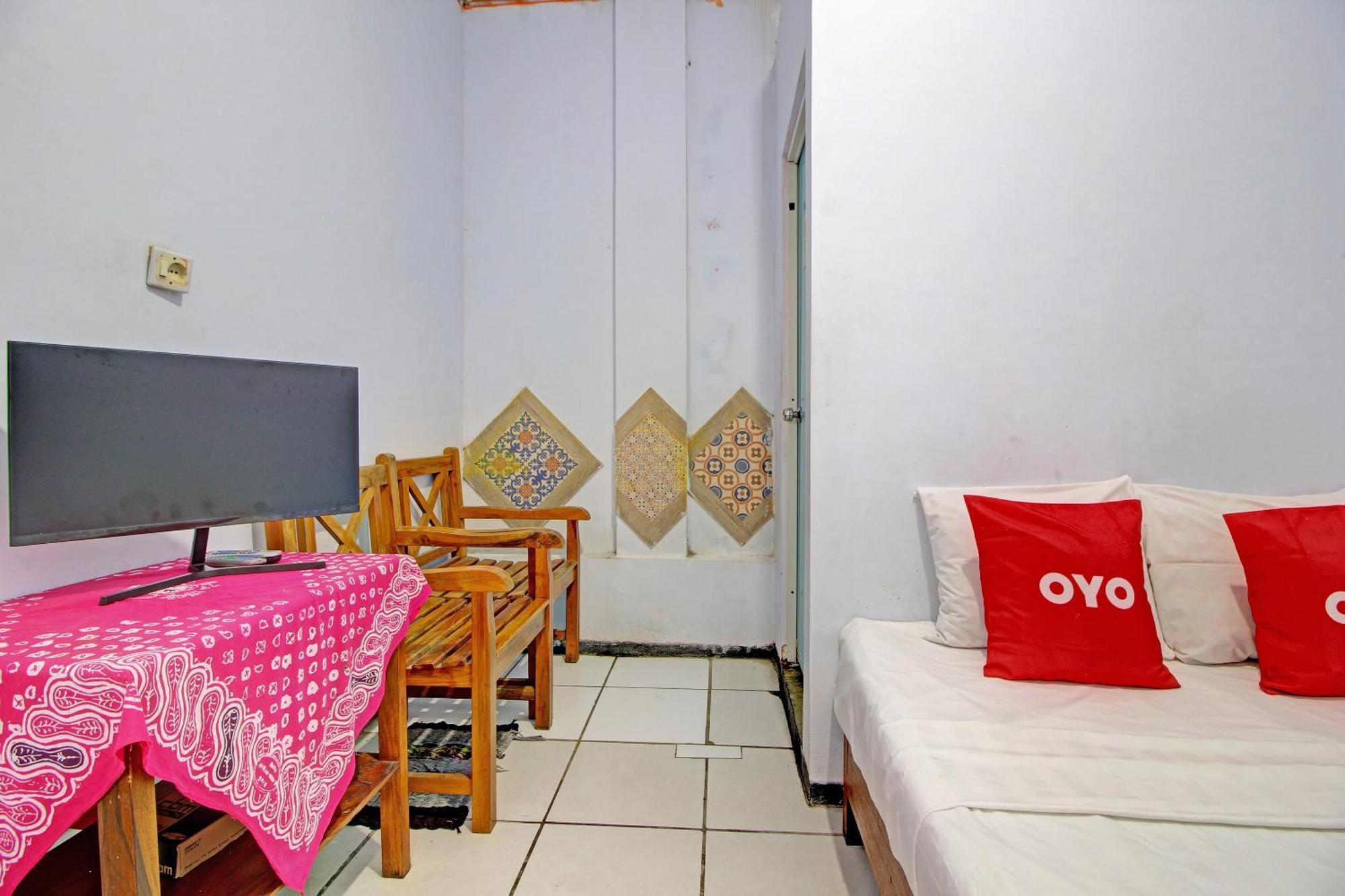 Oyo 92628 Raja Alam Homestay Karanganyar  Bagian luar foto
