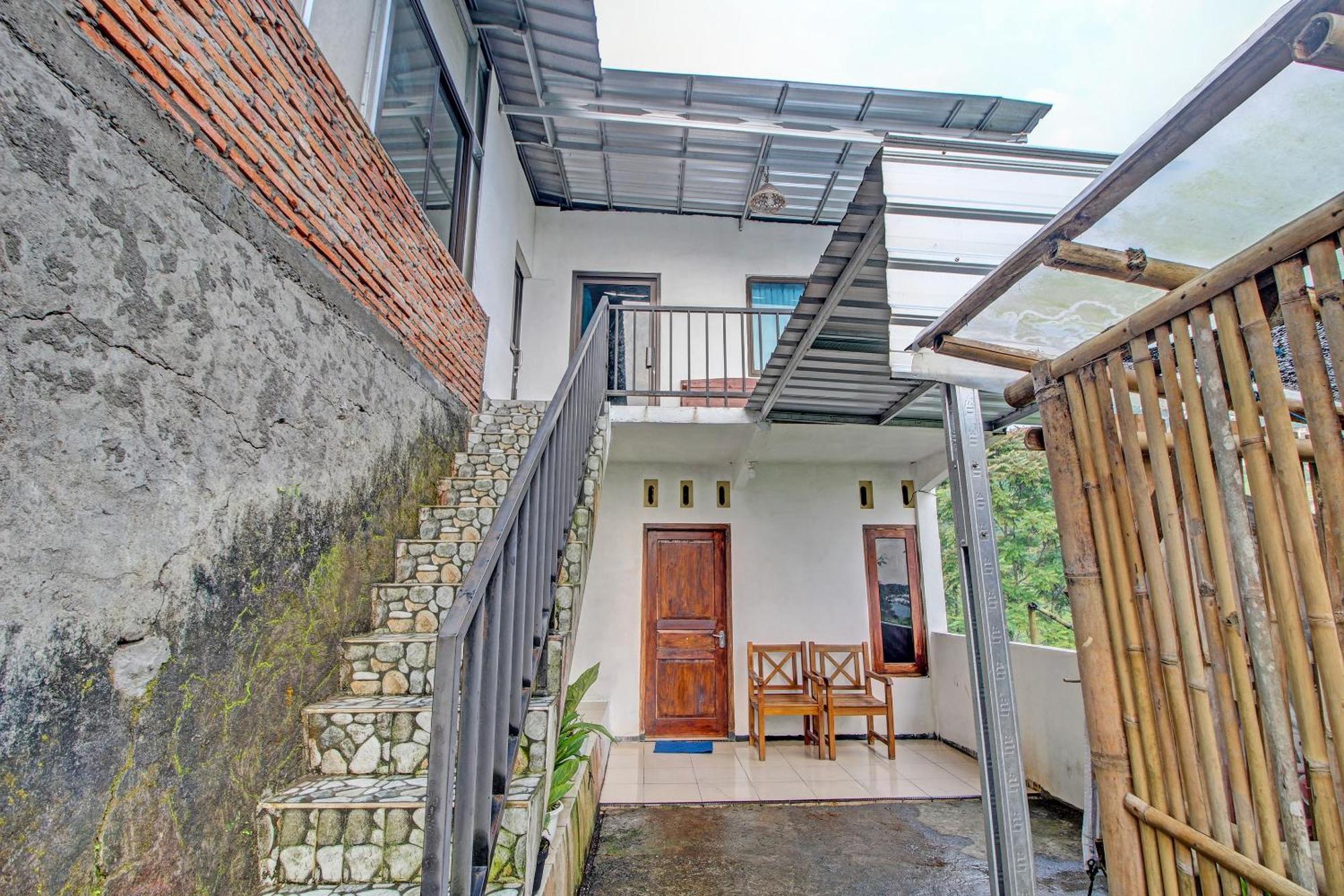 Oyo 92628 Raja Alam Homestay Karanganyar  Bagian luar foto